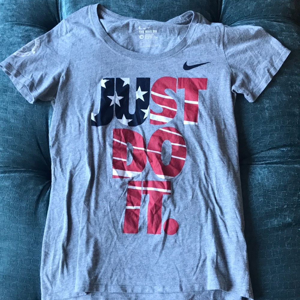 Almost new nike top